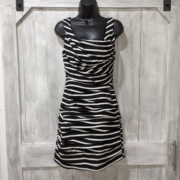 Excellent gently used condition EXPRESS Blk and Wht Dress Size 6 - Picture 1 of 4